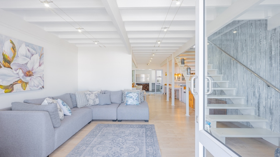 4 Bedroom Property for Sale in Struisbaai Western Cape